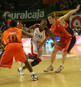 Zoco europeo: Gabe Muoneke se retira y Baston se va a Ucrania