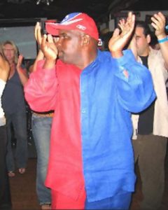 Mark Cuban quiere fichar a un aficionado