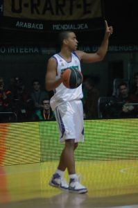 Bullock y Tunçeri sentencian al Akasvayu desde la línea de triple