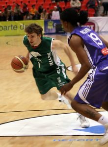 Unicaja apuesta por revalidar el título de la VBC Cup y se deshace del Real Madrid con una gran actitud