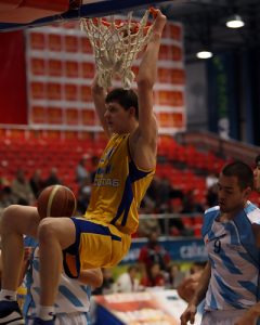 El Khimki juega con fuego pero la Selección de Galicia no le quema