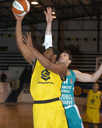 Sergio Fernández renueva como jugador de Rayet Guadalajara