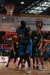 Por fin se cierra la cesión de Michel Diouf al Gijón Baloncesto