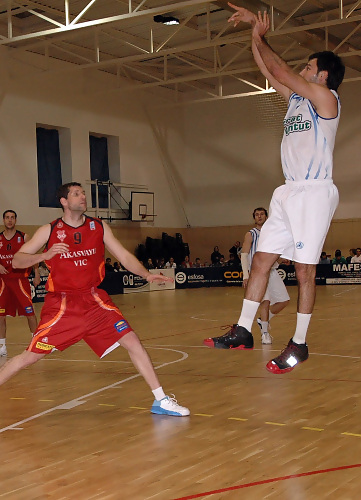 Vall-Llobera completa la línea exterior del Prat