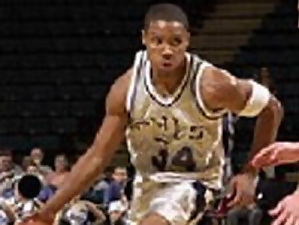 El “chico bueno” Mike Wilks llega a Siena