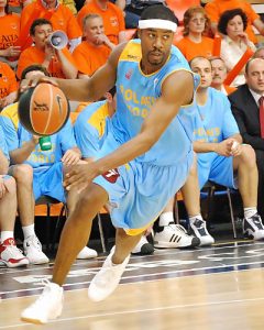 Jimmy Hunter jugará en Granada y Omar Cook, a Málaga