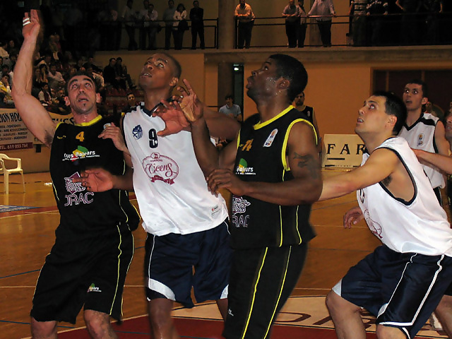 Bàsquet Mallorca dice adiós a su Gran Capitán Berto Alzamora