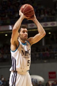 Rudy Fernández, agredido por dos aficionados del Zalgiris tras el partido