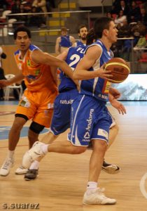 Andorra vence en Riazor y consolida su liderato. Chris Mortellaro, MVP