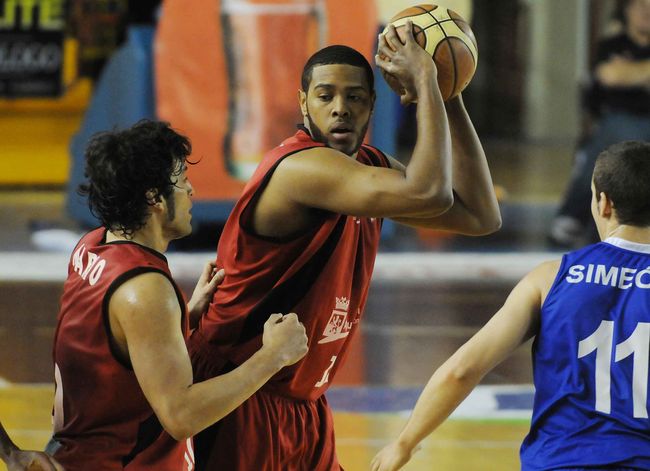 Jonathan Durley regresa a la Adecco Oro para reforzar a Palencia Baloncesto