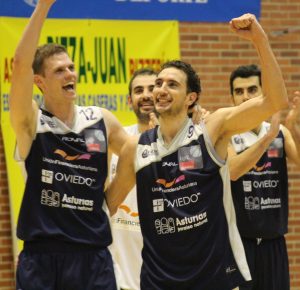 Adecco Plata (J17): Oviedo, más líder; Will Hanley MVP pero el héroe fue Víctor Pérez