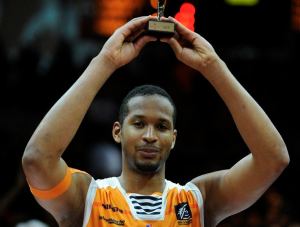 Ludovic Vaty, seguido por varios clubes españoles, cuelga las botas a los 24 años