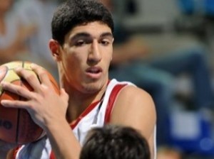 El turco Kanter podría no jugar en Kentucky. Conoce los recruitings más polémicos de John Calipari