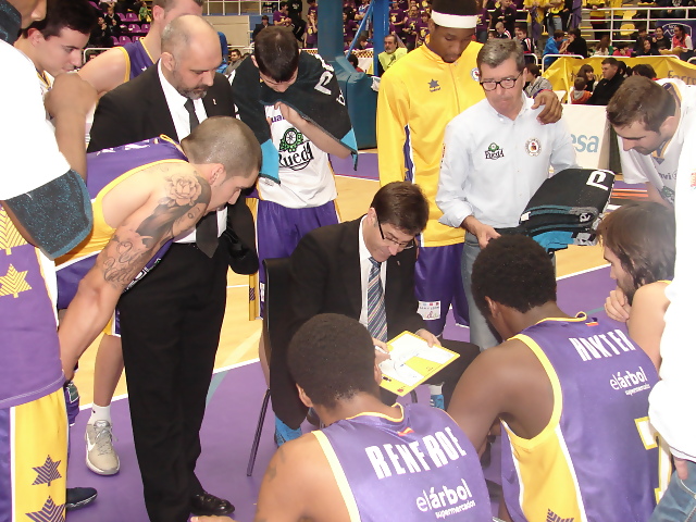 Entrevista a Roberto González: ¿Cómo consigue el club incorporar nuevos jugadores?