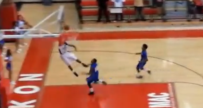 Tiro ganador… ¡en la canasta equivocada!