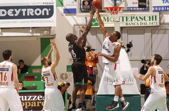 Caja Laboral gana fácil y sigue con vida en una noche llena de thrillers