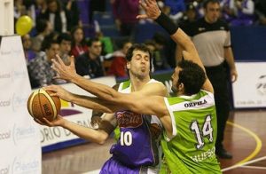 Burgos no perdona en Cáceres. Melilla sigue vivo y le complica la vida al COB