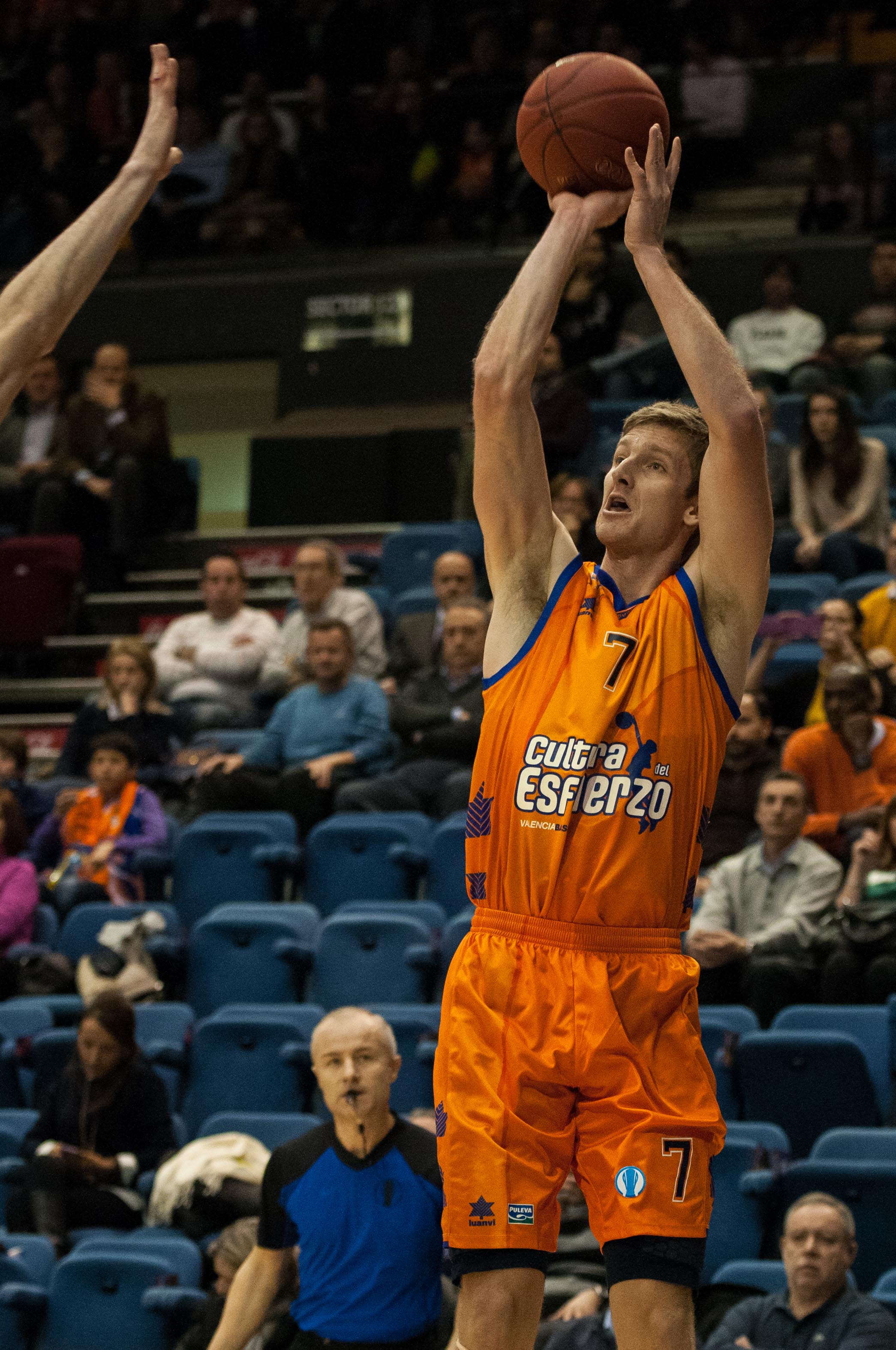 Valencia se lleva 10 puntos de renta a Kazan. También ganan Spartak y Lokomotiv