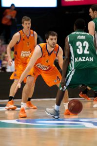Valencia resiste en Kazan (71-68); en semis, Kuban-Valencia; UBB-Budivelnik