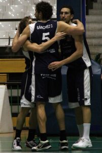 Oviedo a una victoria del ascenso directo; Guillem Vives, MVP (34 val.)