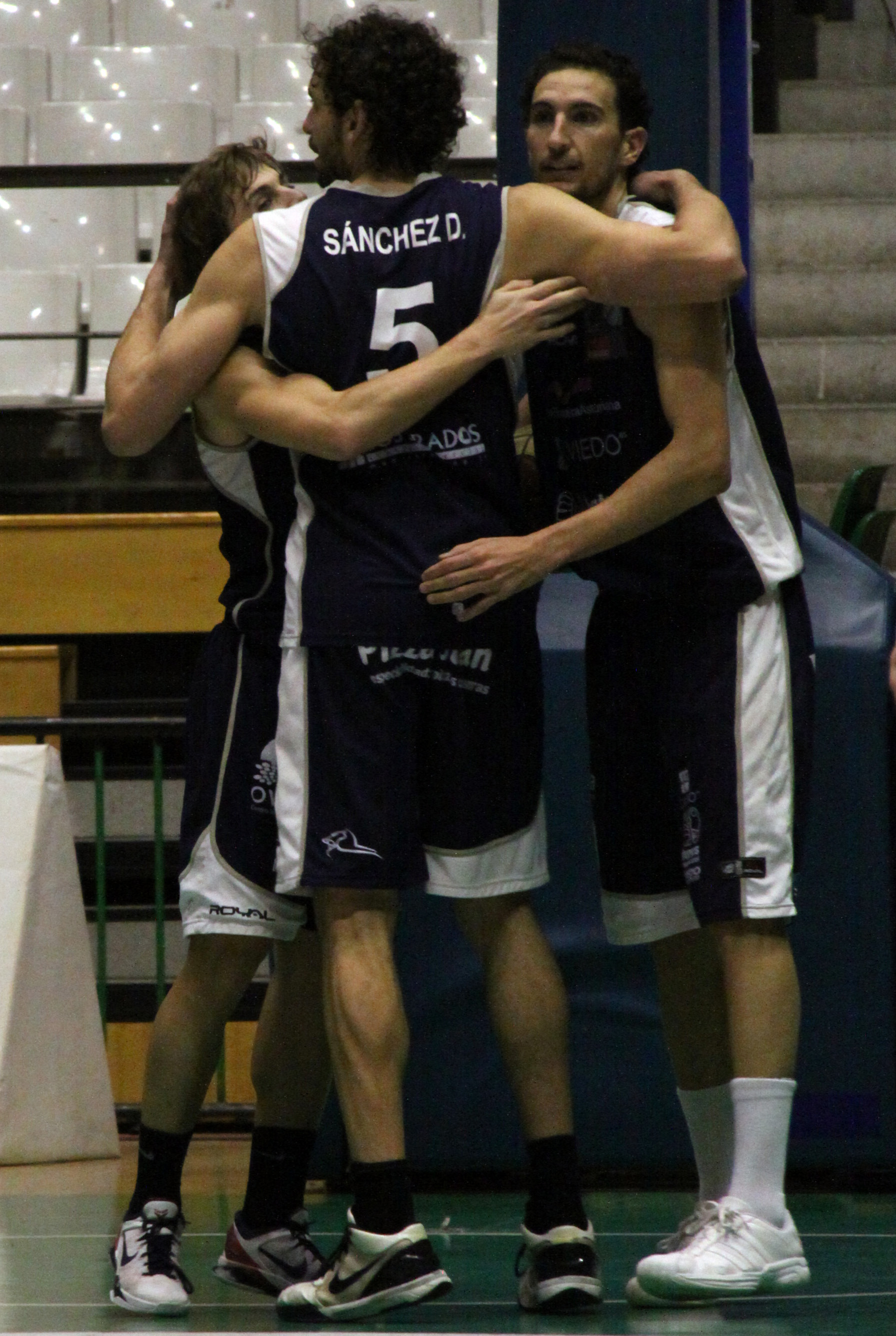 Oviedo a una victoria del ascenso directo; Guillem Vives, MVP (34 val.)