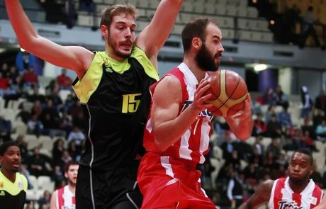 Mientras PAOK y Panionios pierden AGOR se acerca. Margaritis MVP