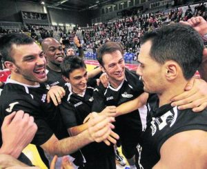 Los jugadores del Força Lleida se plantan. La directiva responde y no cede