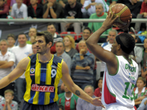 Baris Ermis (27p+10a) se reivindica en ausencia de McCalebb