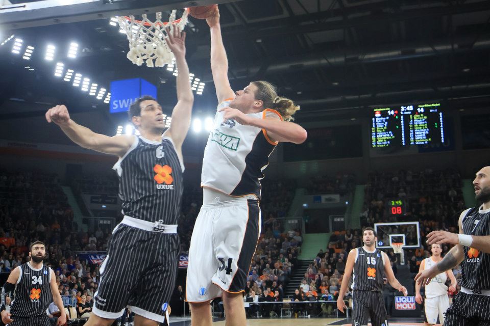 Uxue BB sale vivo de Ulm pese a John Bryant (85-81)