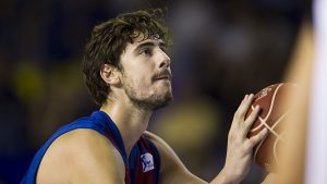 Tomic y Navarro despiertan al Barça de la pesadilla griega (60-70)