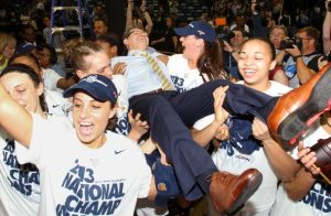 UConn y Auriemma hacen historia y logran el título de la NCAA femenina