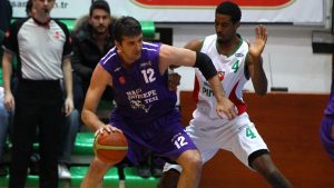 Los viejos rockeros nunca mueren: Huseyin Besok (37 años) recoge 26 rebotes en la TBL