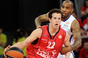 Baskonia se da un festín a costa del CSKA y se gana un cuarto partido