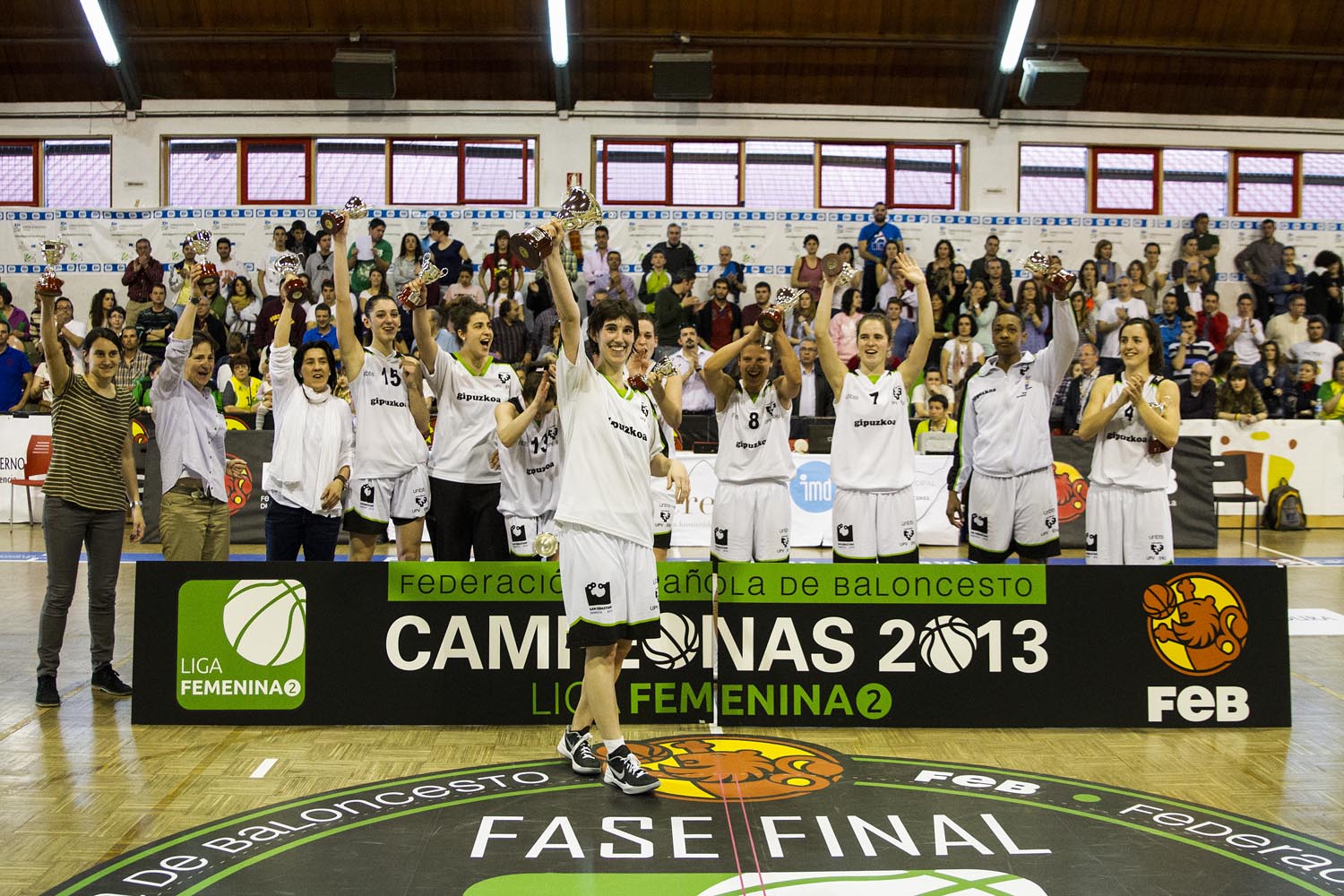 Rivas y Perfumerías se adelantan; doblete vasco en la fase de ascenso