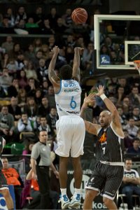 Qyntel Woods, a prueba por Le Mans; Ragland seguirá en Cantù; Sene, cerca de Antibes