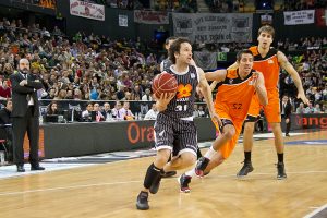 Raül López y Roger Grimau se unen a Mumbrú para abanderar el Bilbao Basket