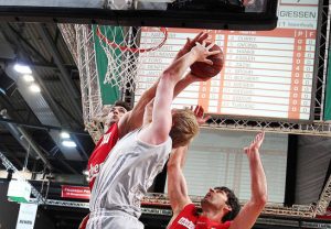 Ulm no da opciones a Berlín. Giessen bate el record, 14 derrotas seguidas