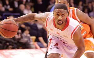 Rebelión de modestos. Bell acentúa la crisis de Sassari. Lakovic e Ivanov se salen