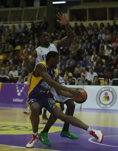 La otra estadística en la Liga Endesa, más/menos de la J7: Hervé Touré, el mejor. Los jugadores de Cajasol arrasan en positivo. Markovic/San Miguel, las dos caras de la moneda