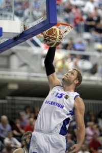 Sergio Llorente da el salto a una Adecco Oro en la que seguirá brillando Coppenrath