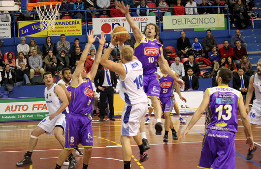 Lucentum espera rival para la final tras acabar por la vía rápida con Palencia