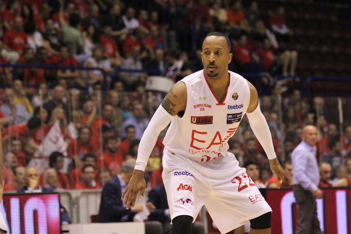 J.R. Bremer da el 2-0 a Scariolo contra Montepaschi