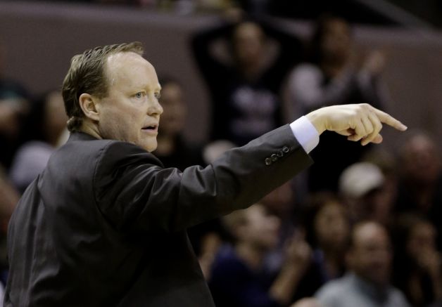 El eterno Spur Budenholzer dirigirá a los enigmáticos Hawks