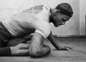 Lebron con 30 puntos lleva a los Heat a un paso de las Finales (90-79)