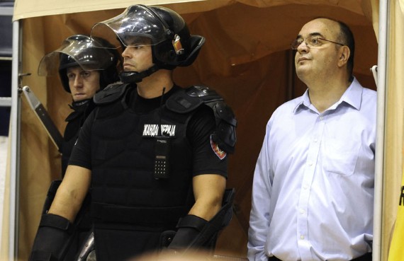 Insultos del PAO, acusaciones de Dusko Vujosevic y menosprecio a Scariolo