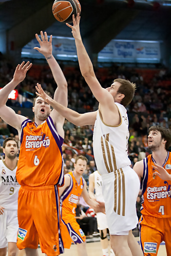 Unicaja ofrece un contrato no garantizado a Nole Velickovic