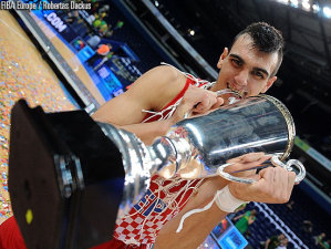 Dario Saric medita si esperar un año más para presentarse al draft de la NBA