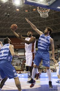 Colom, primer refuerzo de Estu. Arco y Jones siguen en Manresa y en Zaragoza