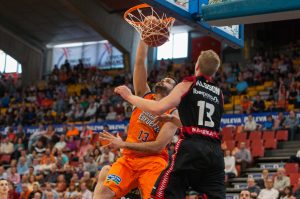 Vitor Faverani viaja a EEUU para probar suerte en la NBA