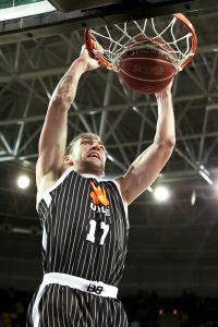 Axel Hervelle no se baja del tren y renueva 2 temporadas más con Bilbao Basket